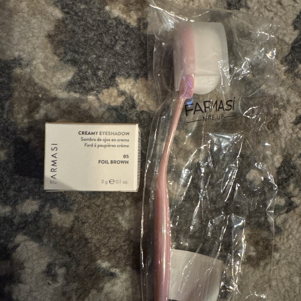 Farmasi  Long Last Creamy Eyeshadow 3 g / 0.1 oz Foil Brown‎ 05 Makeup Blender